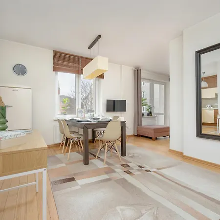 Słoneczny Apartament Blisko Atrakcji Sopotu by Noclegi Renters