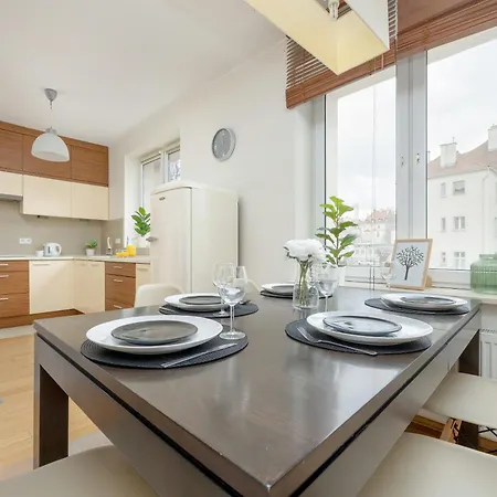 Słoneczny Apartament Blisko Atrakcji Sopotu by Noclegi Renters * Sopot